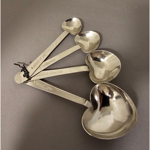 Set Of 4 Long Stainless Steel Heart-Shaped Measuring Spoons - Picture 1 of 5